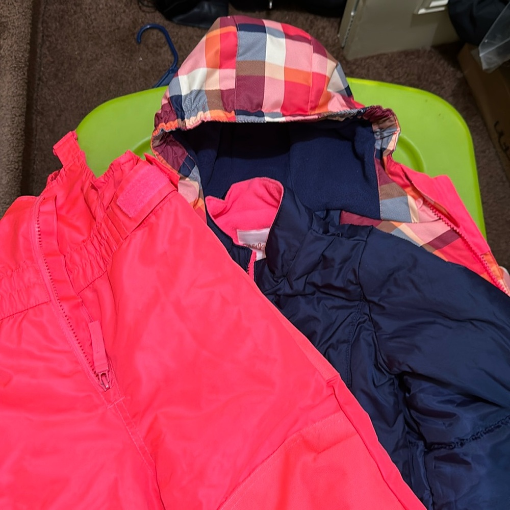 Toddler girl 3piece weather set 1. Winter coat 2. Snow pants, 3. Thinner inner